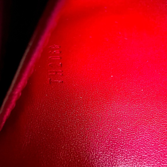 Louis Vuitton Monogram Vernis Sarah Wallet in Red - Picture 4 of 13